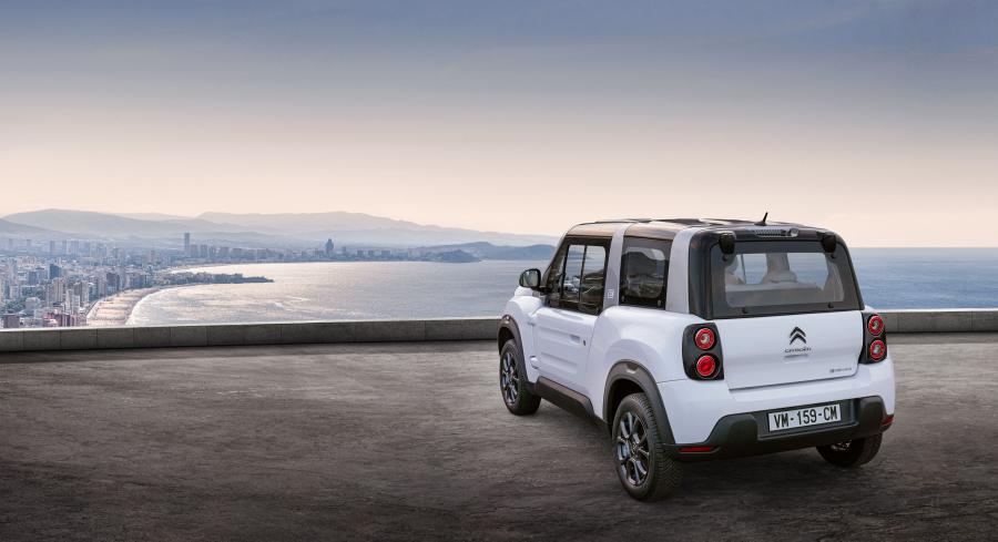  Citroen E-Mehari 2018 года  (фото 2 из 26)